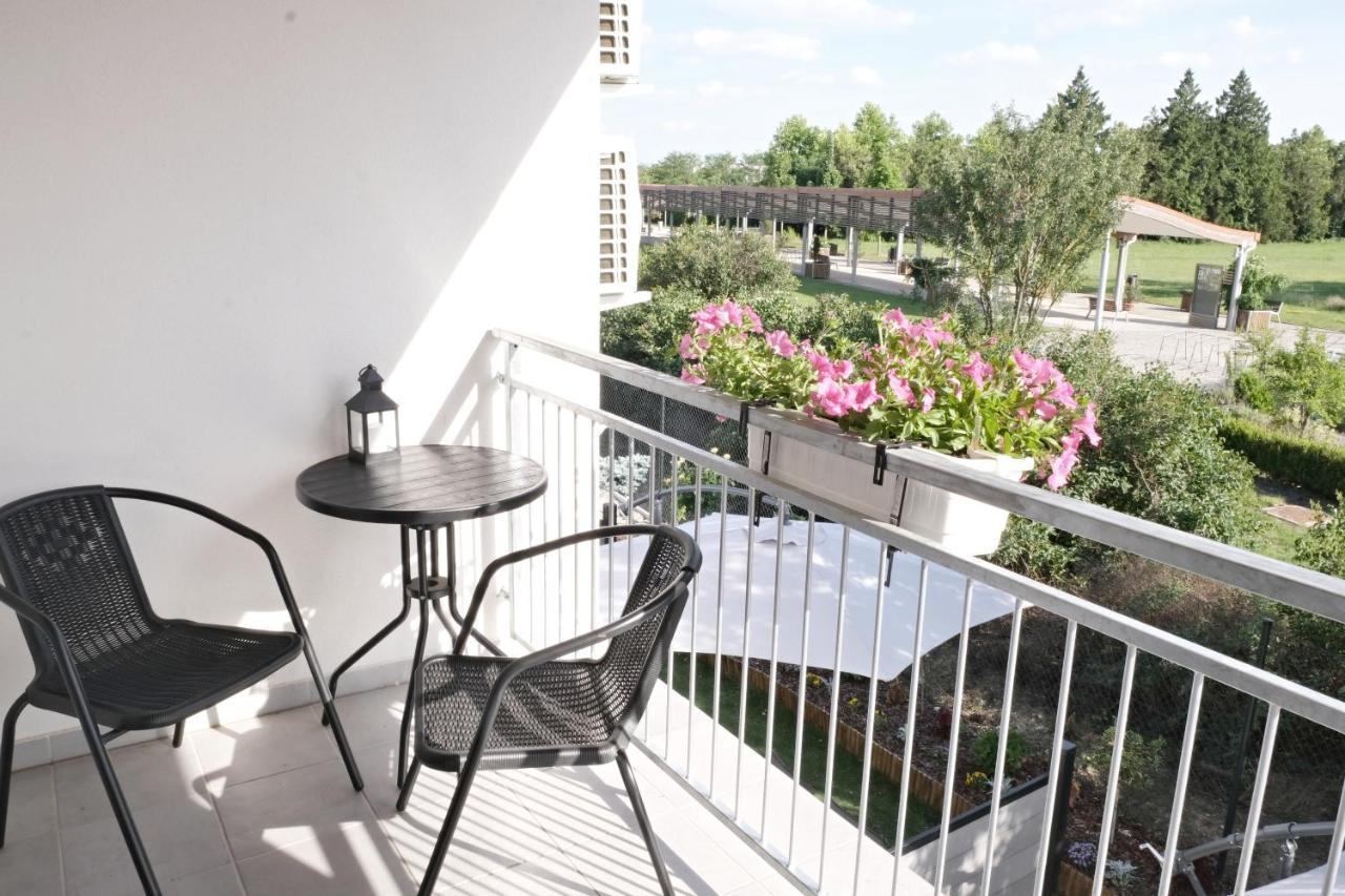 Apartmanovy Dum Na Kolonade Lednice Exteriör bild